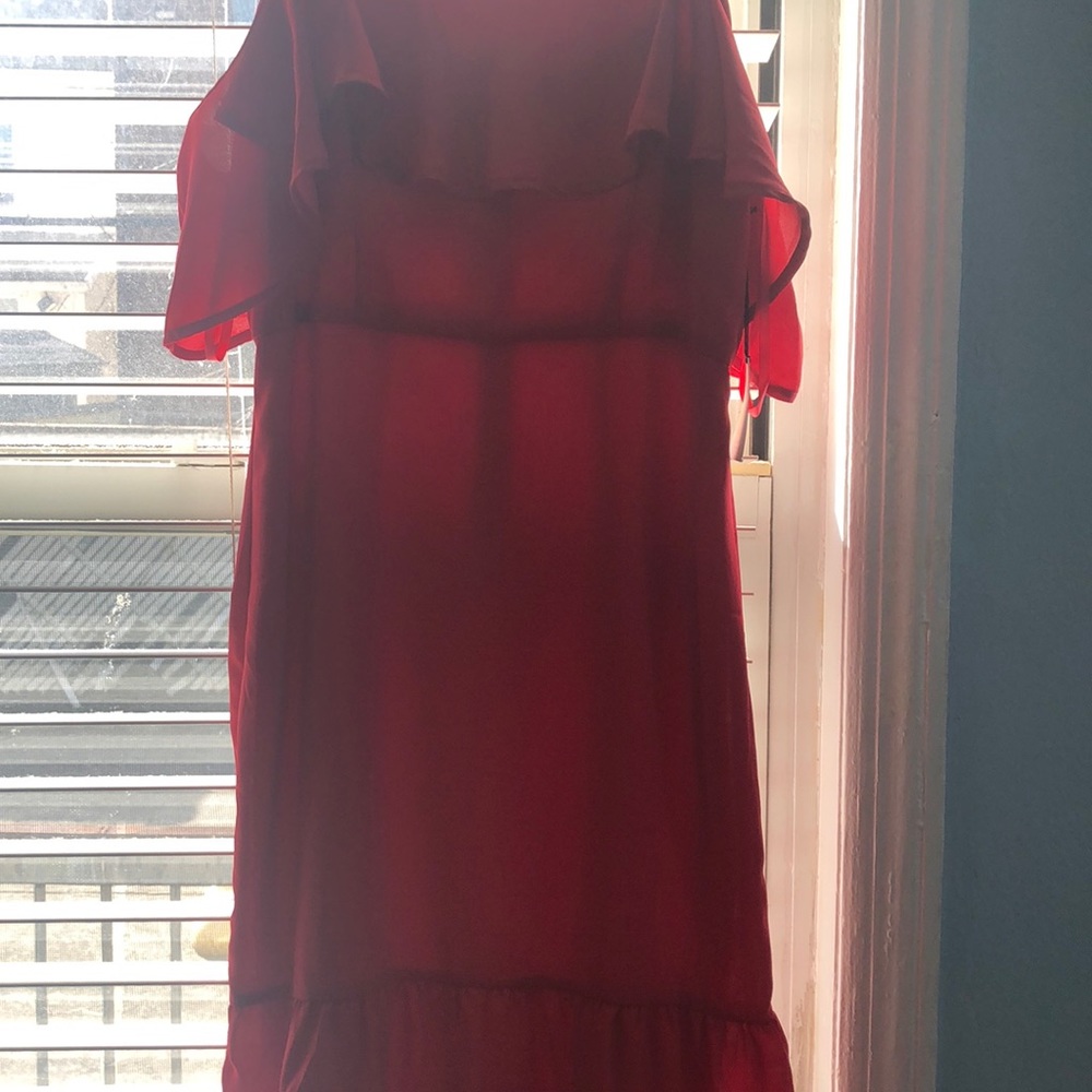 Gorgeous dress.never worn